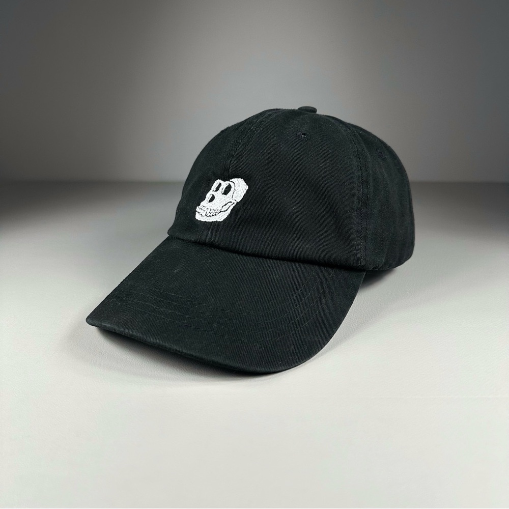 Black Skull Embroidered Cap - Picture 2 of 4